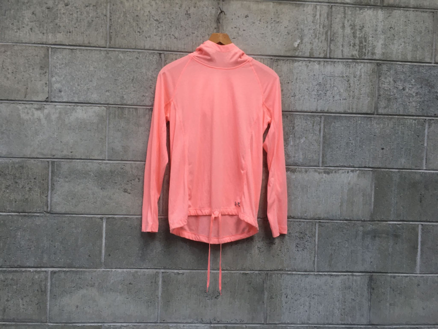 UNDER ARMOUR heat gear pink hoodie M (3769493826254692425)