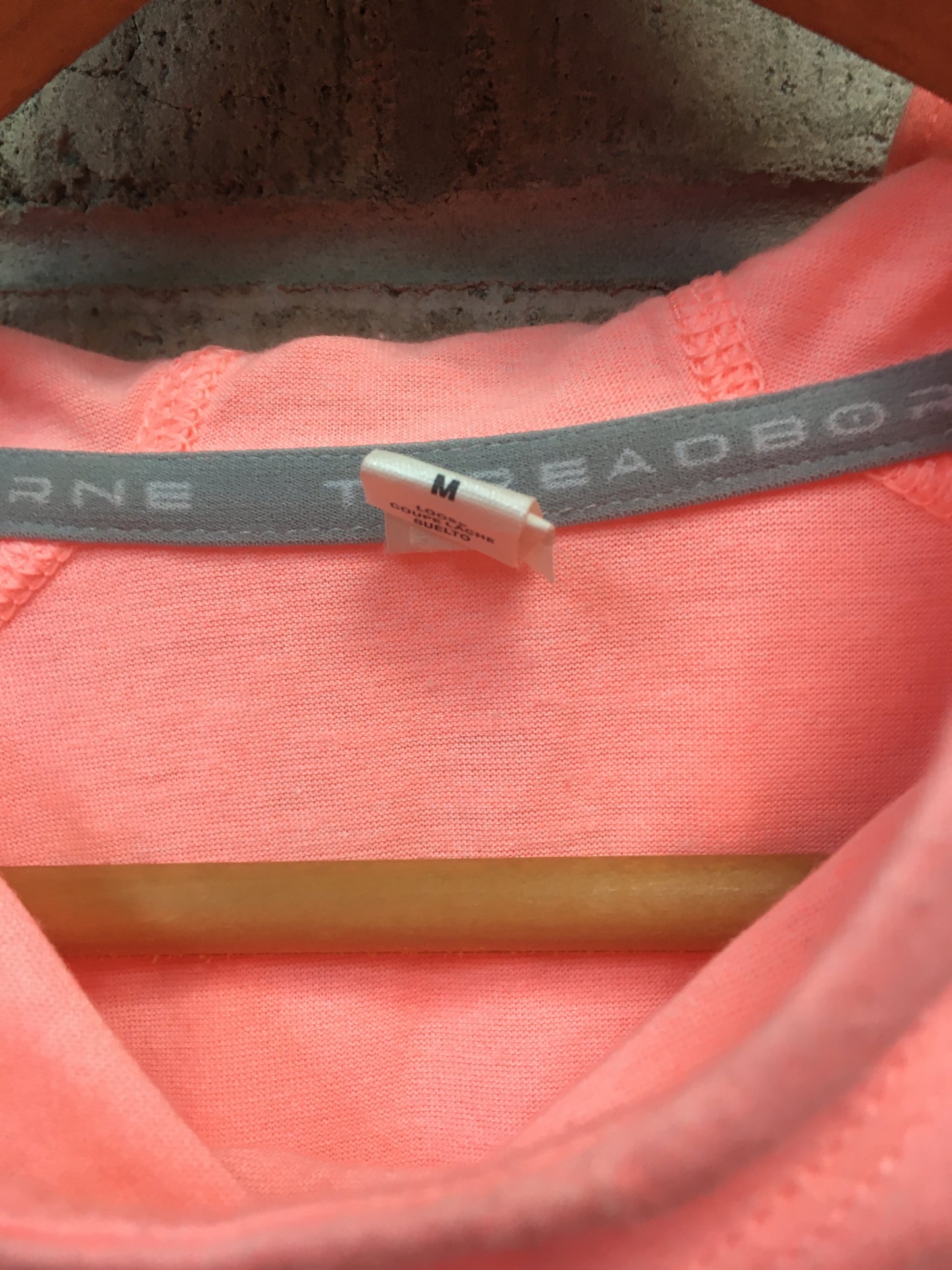 UNDER ARMOUR heat gear pink hoodie M (3769493850719387659)
