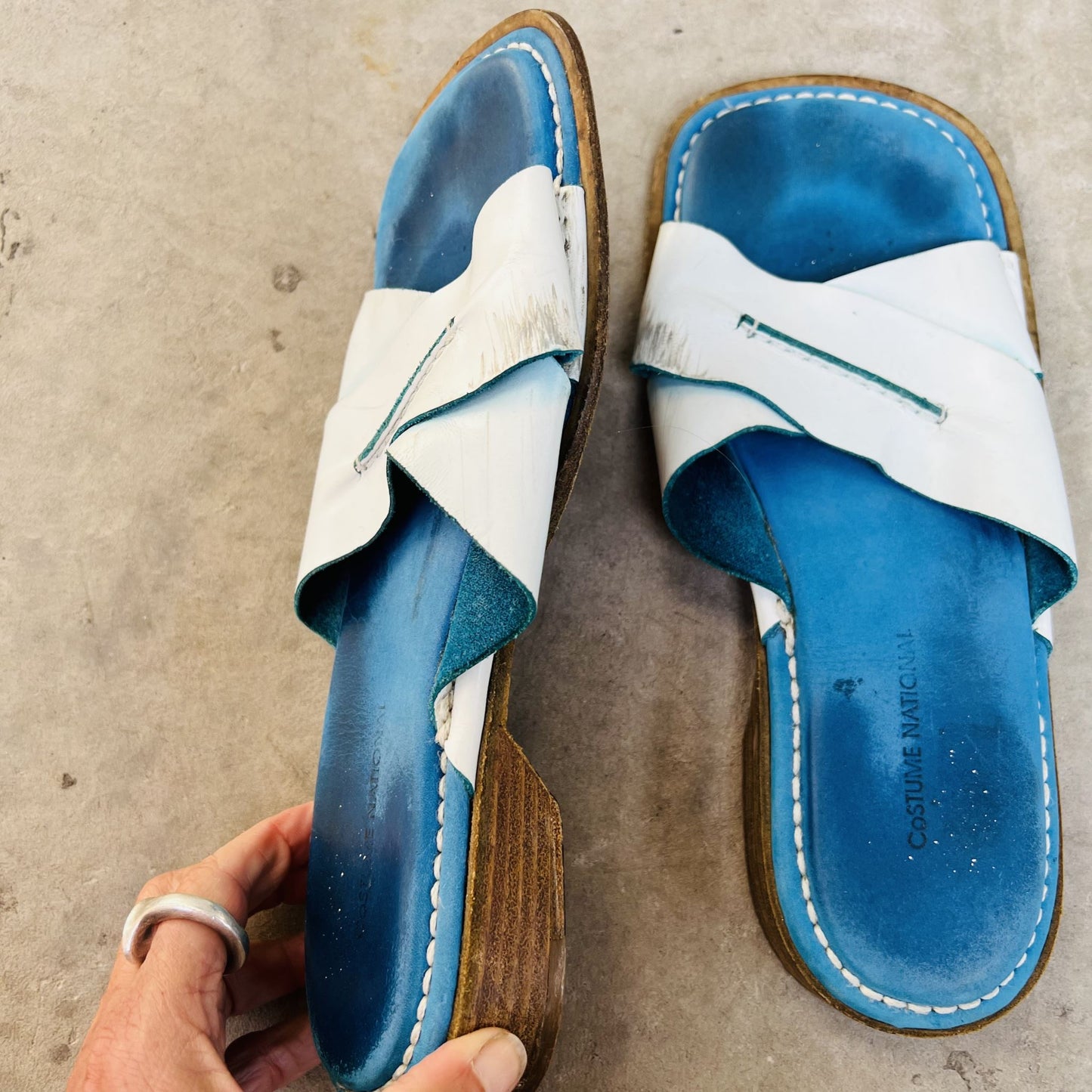 COSTUME NATIONAL / flat leather sandals / 38 (3780748536695797378)