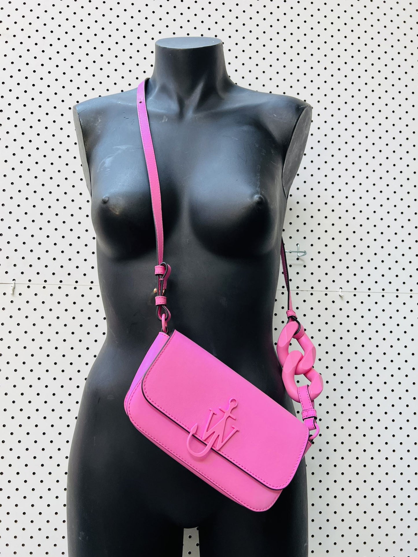 JW ANDERSON / tonal chant baguette bag in pink / $1300rrp / brand new with tags (3829469265599706284)