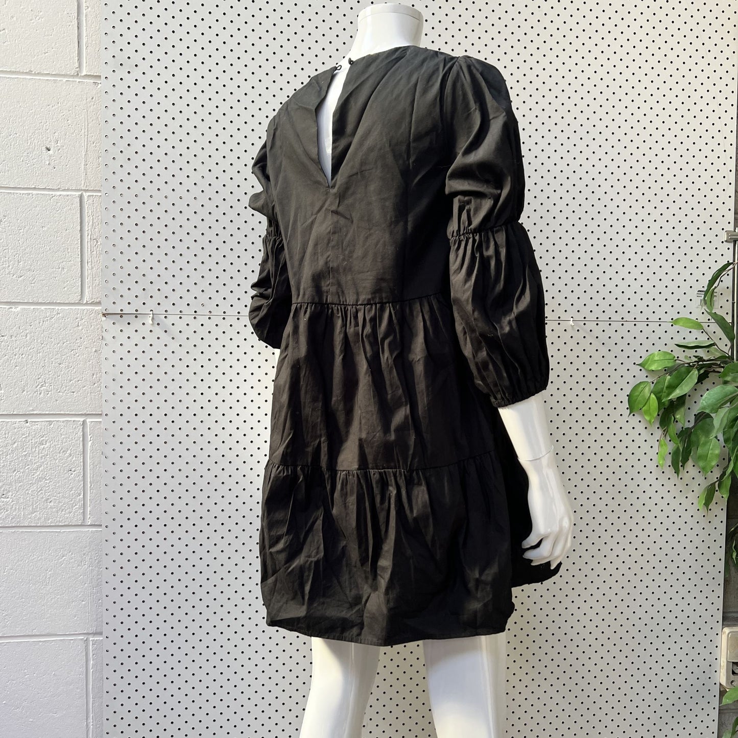 CALLI / black tiered oversized mini dress / xs (3835683915260528307)