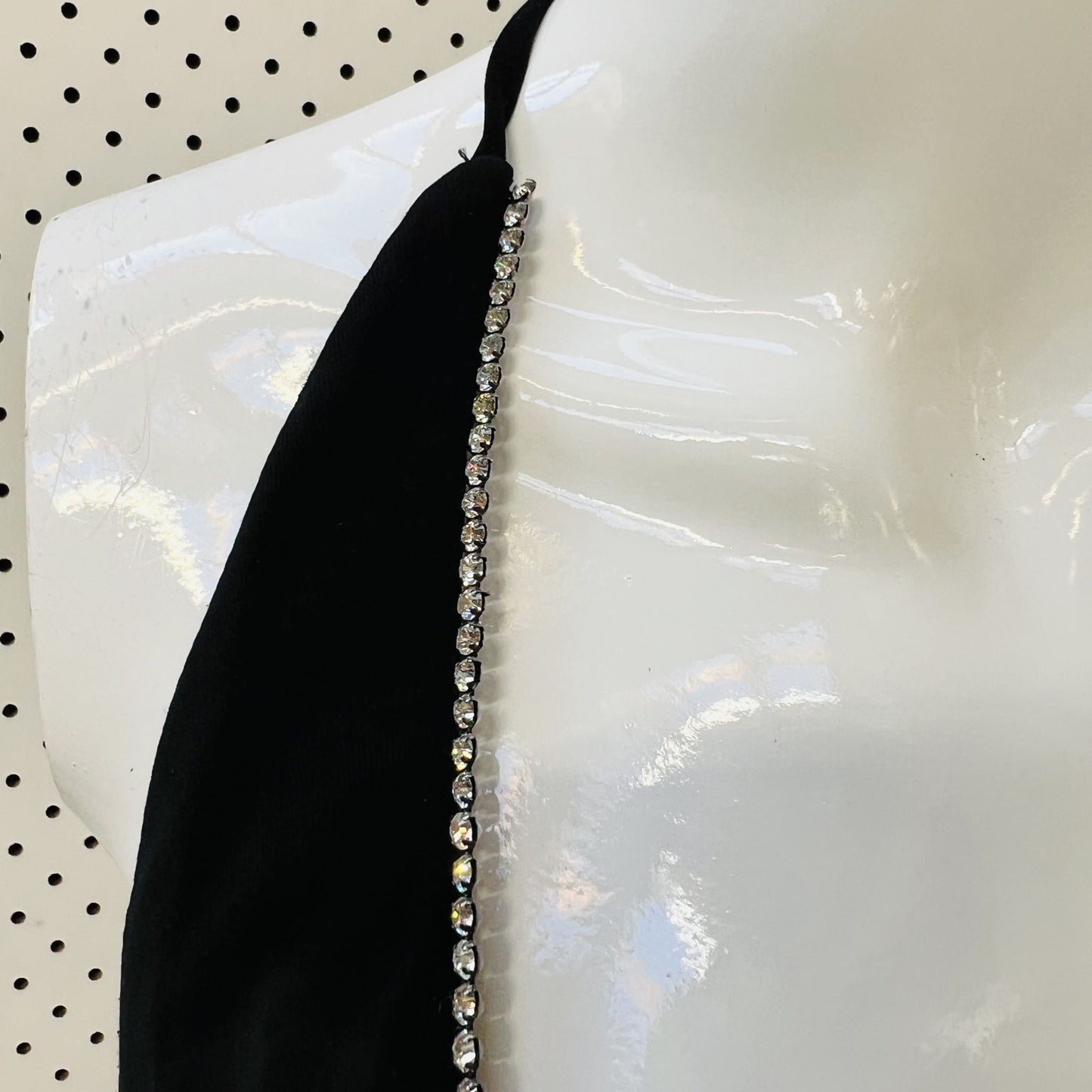 aussie vintage / MR K / halter top with plunge diamanté neckline / s (3848834256697020627)