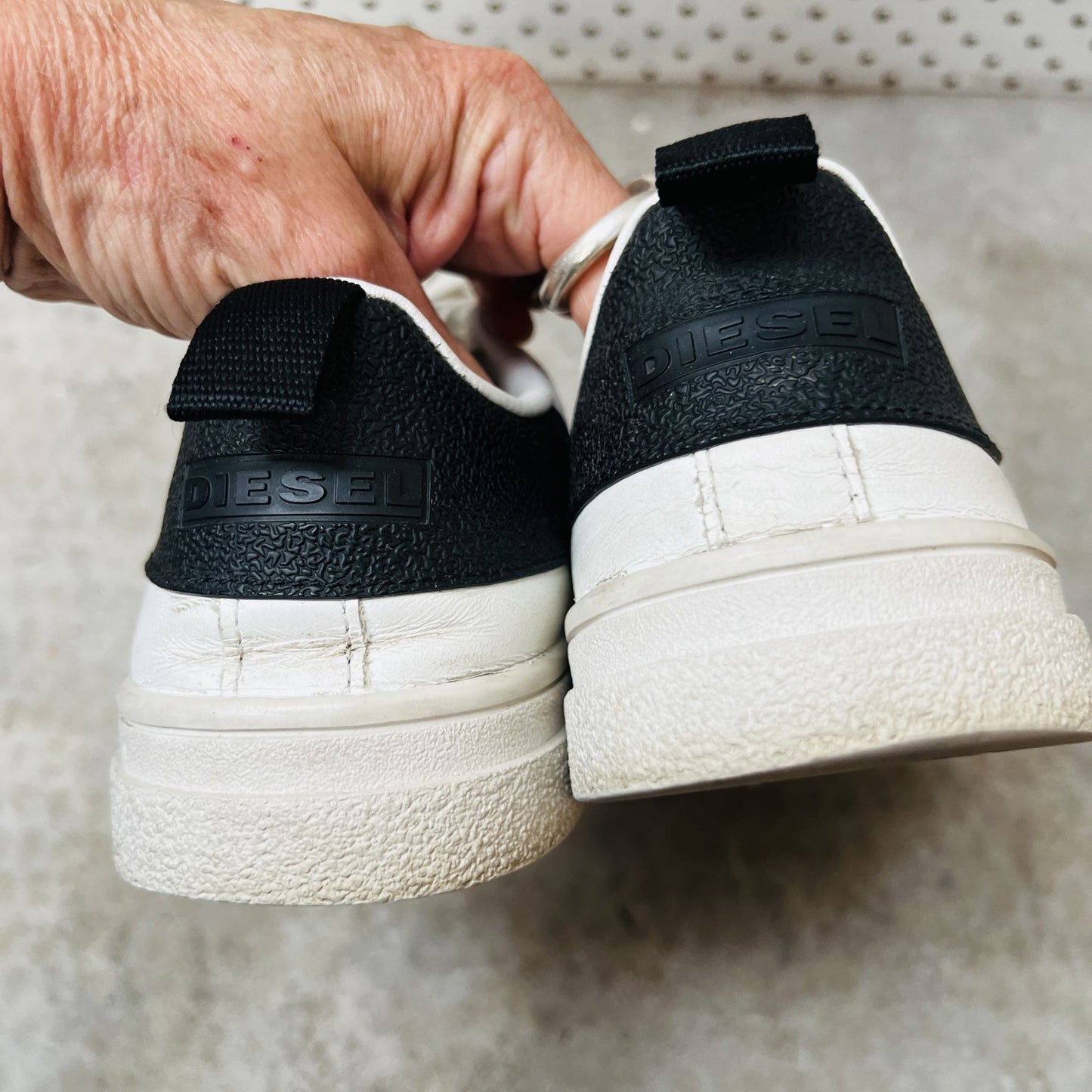 DIESEL / S clever low white leather sneakers / 39 (3850103230343067561)
