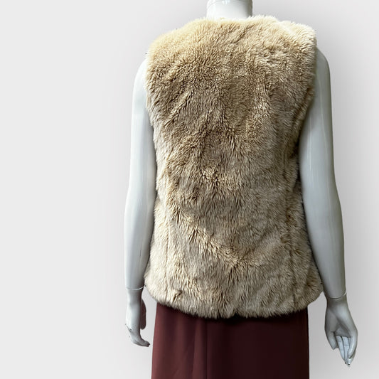 faux fur / sleeveless jacket / s (3859017709610912202)