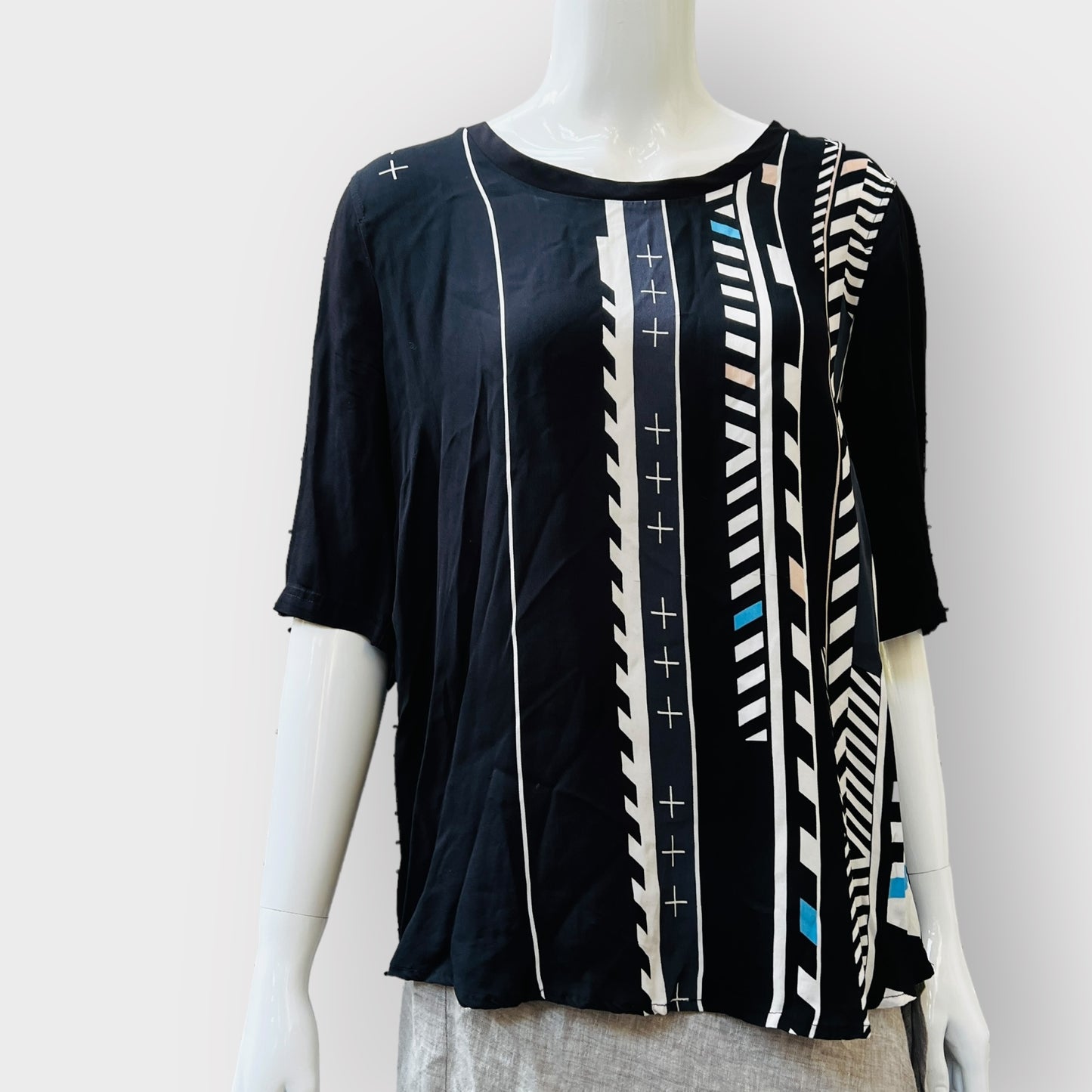 VERGE / 'made' top with geometric print / L (3860574070390126667)
