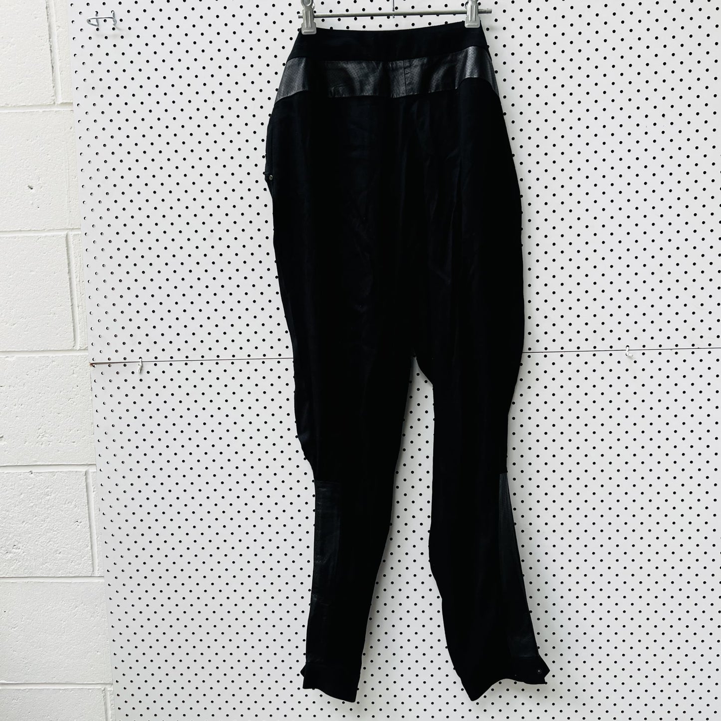 MAX / joggers with faux leather details / 10 (3865150286433879589)