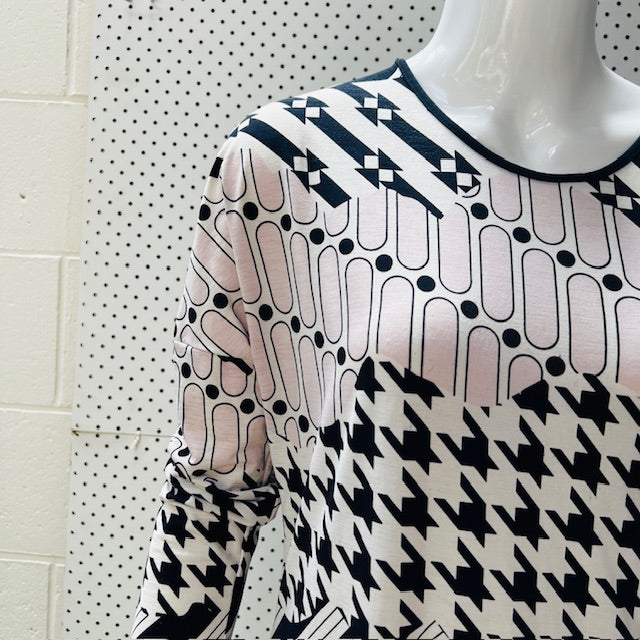 PAULA RYAN / medley print tunic / m Tops & shirts