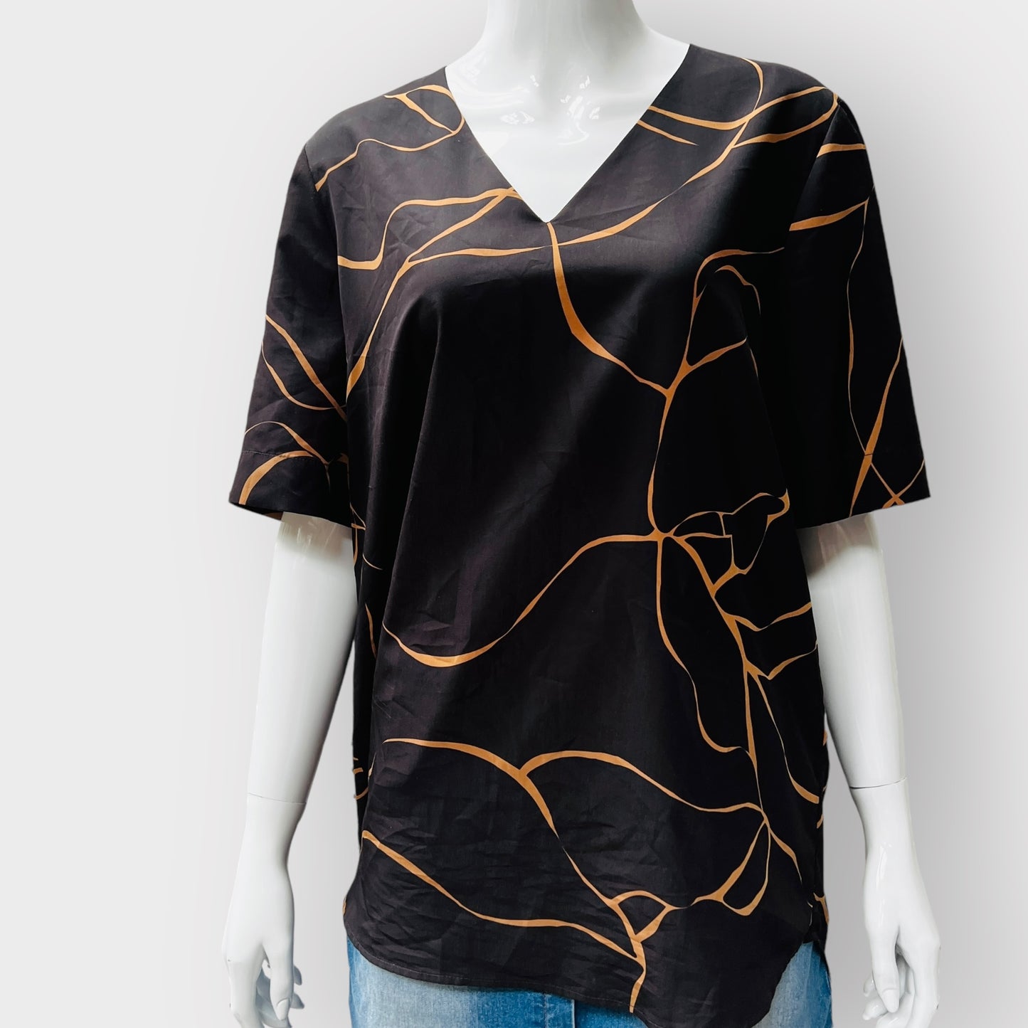 JULIETTE HOGAN / v neck top / 10 / made in nz (3867137283616795696)