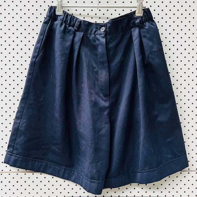 ST MARGARETS COLLEGE / barbara lee tailored shorts / 14 (3868173230051605746)