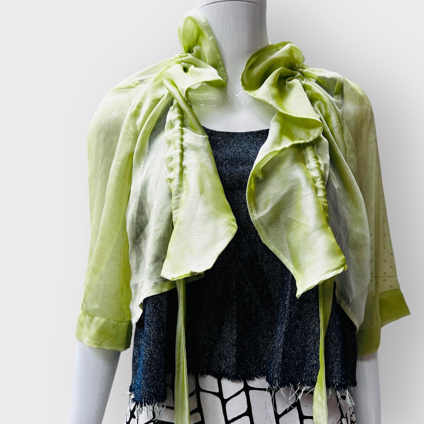 silk / sheer jacket with adjustable ruched collar / s/m (3868433317325564178)