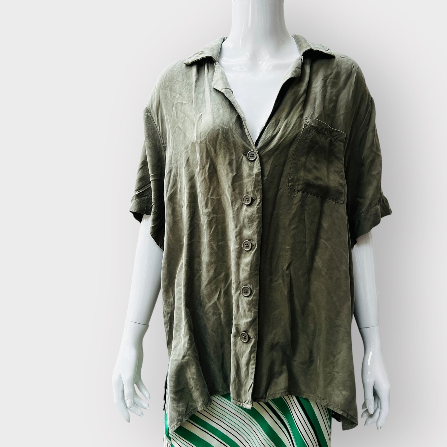 PERFECT STRANGER / 'ace' cupro silk look button up shirt in sage / 10 Tops & shirts