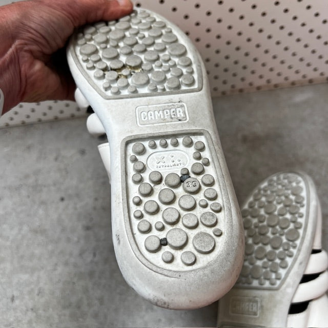 camper / capsula / 39 (3871810369869690562)