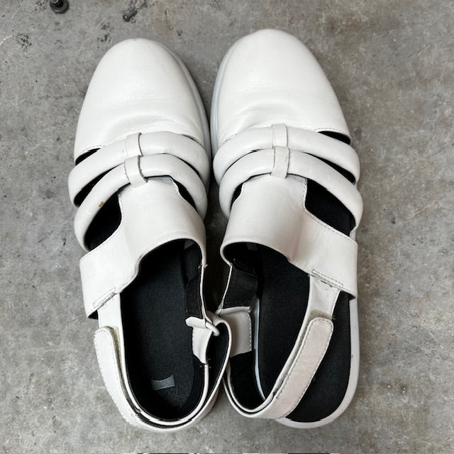 camper / capsula / 39 (3871810379407963502)