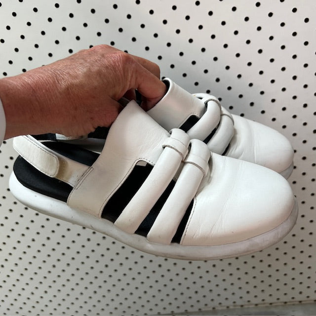 camper / capsula / 39 (3871810384717368851)