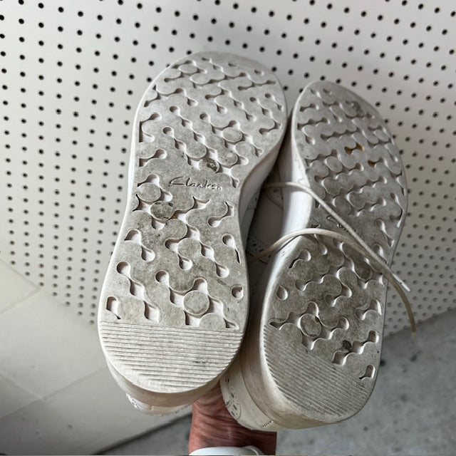 clarks leather brogues / 42 (3871810386456373428)