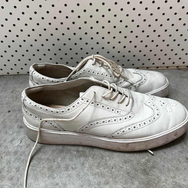 clarks leather brogues / 42 (3871810401356633981)