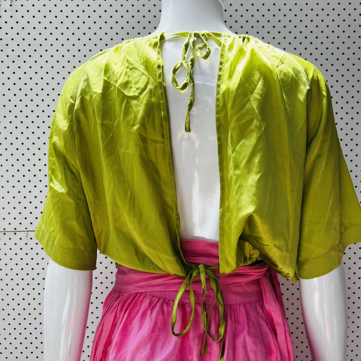 HANSEN & GRETEL / green silk open-back top / s (3873103506462050349)