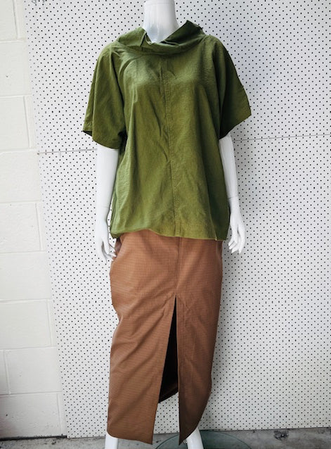 NANCY RAINE / green shaped linen top / L (3874218528424368470)