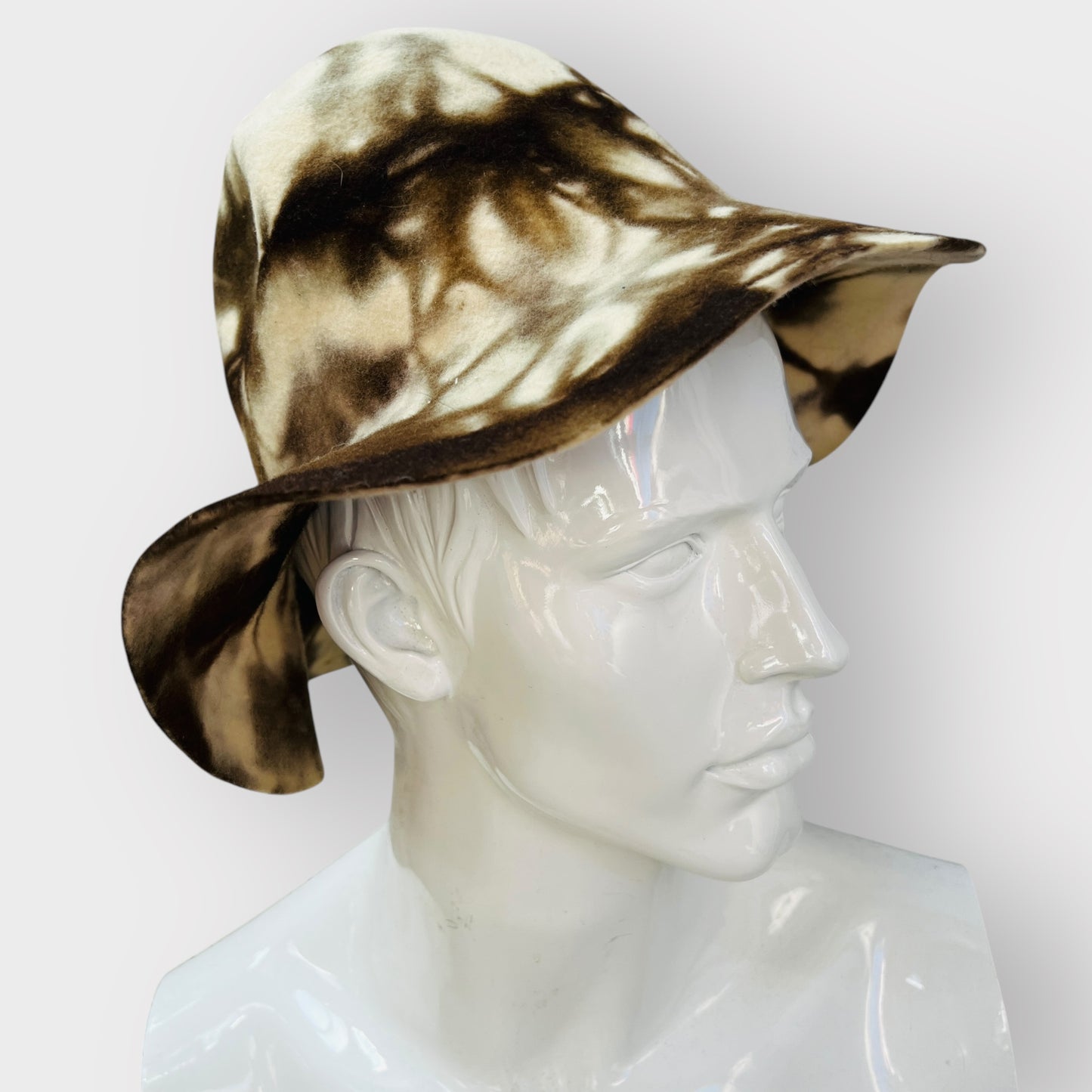 felted / tie dyed wool hat / s (3874988892583613590)