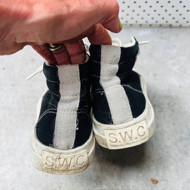 STEPNEY WORKERS CLUB / varden canvas / 38 / $200rrp (3876549469972714773)