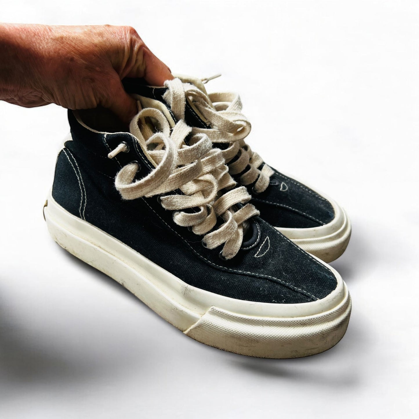 STEPNEY WORKERS CLUB / varden canvas / 38 / $200rrp (3876550055964298172)
