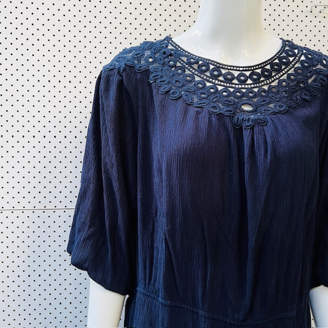 WITCHERY / textured lace detail dress / 18 (3879836768855469562)
