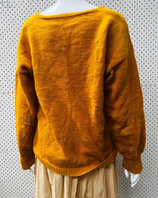 hand knitted / yellow wool jumper / m (3881748142284810958)