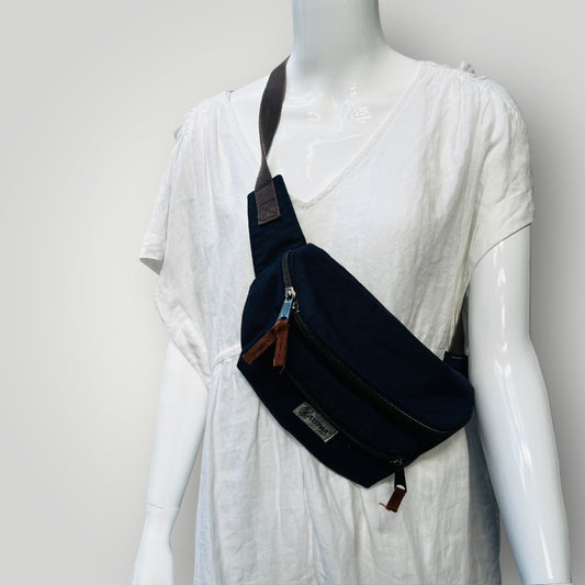 american vintage / EASTPAK / 'doggy bag' crossbody bum bag / canvas (3882177596809657678)