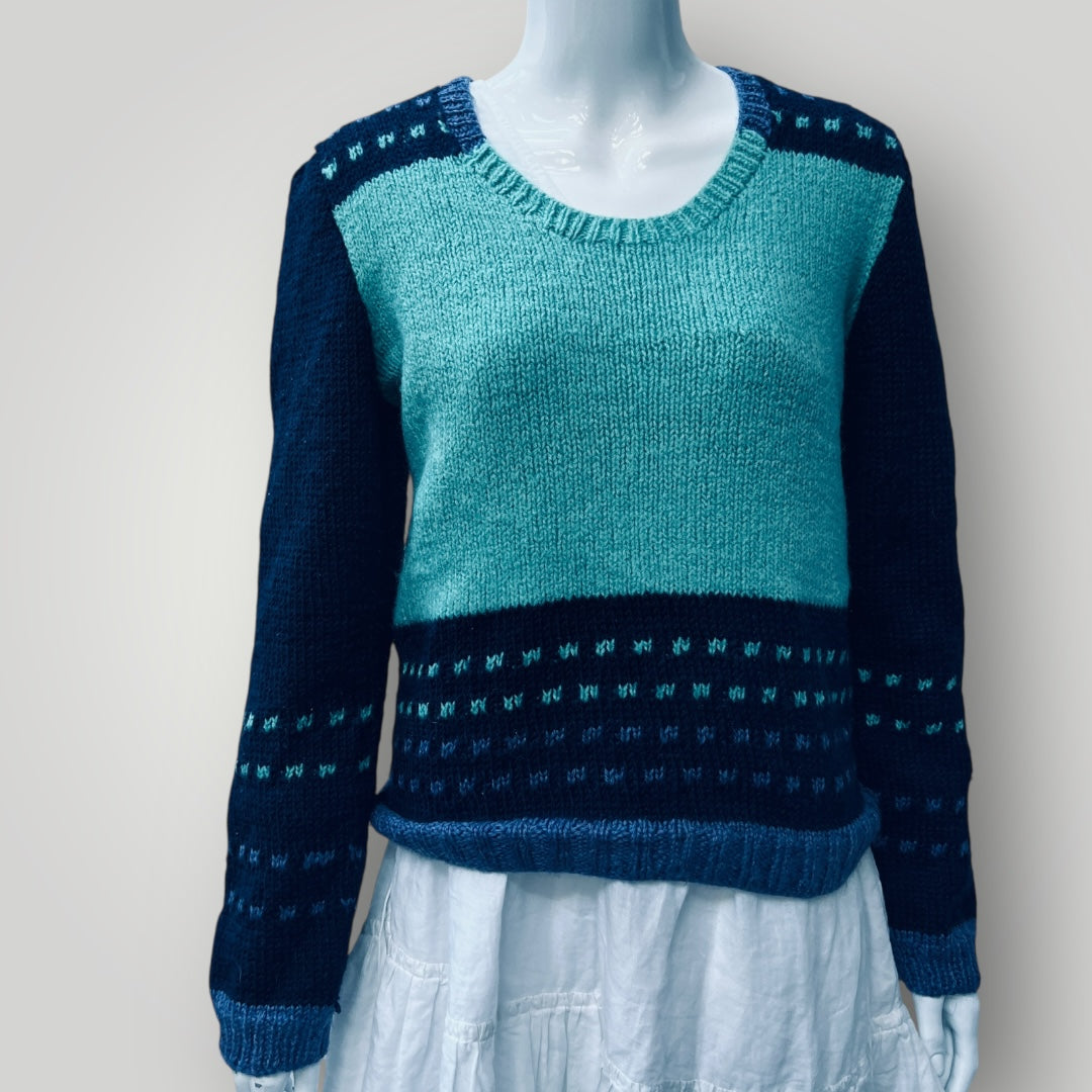 hand knitted / wool jumper / s (3882612610115177394)