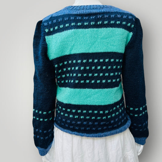 hand knitted / wool jumper / s (3882612612636385493)