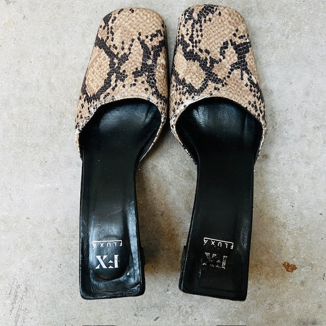 2000s spanish vintage / FX FLUXA / snakeskin mules / 38 (3883479616630554239)