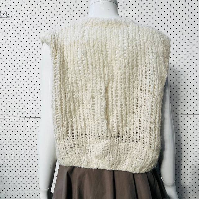 hand knitted / cream vest / s/m (3883809249994967779)