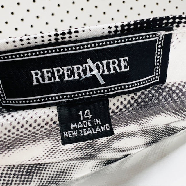 REPERTOIRE / striking dress / 14 / nz made (3883996212537208784)