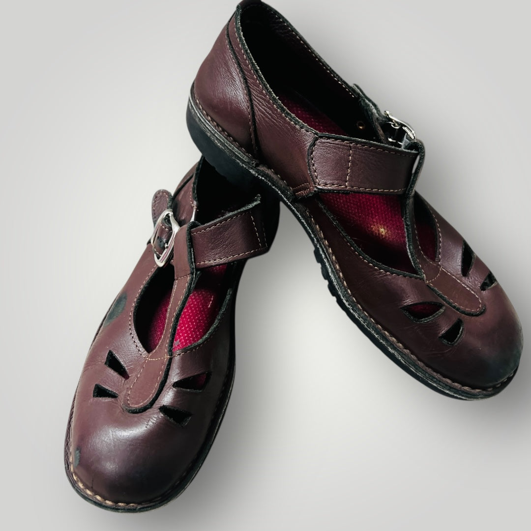 MCKINLEYS / 'kristen' brown leather mary-janes / 39 / made in nz / $180rrp (3885367515915451272)