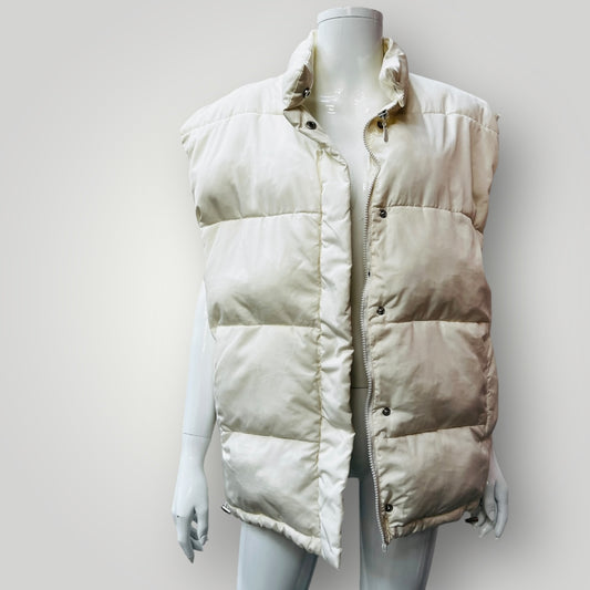 SUBTITLED / oversized white puffer vest / s (3885634868595545848)