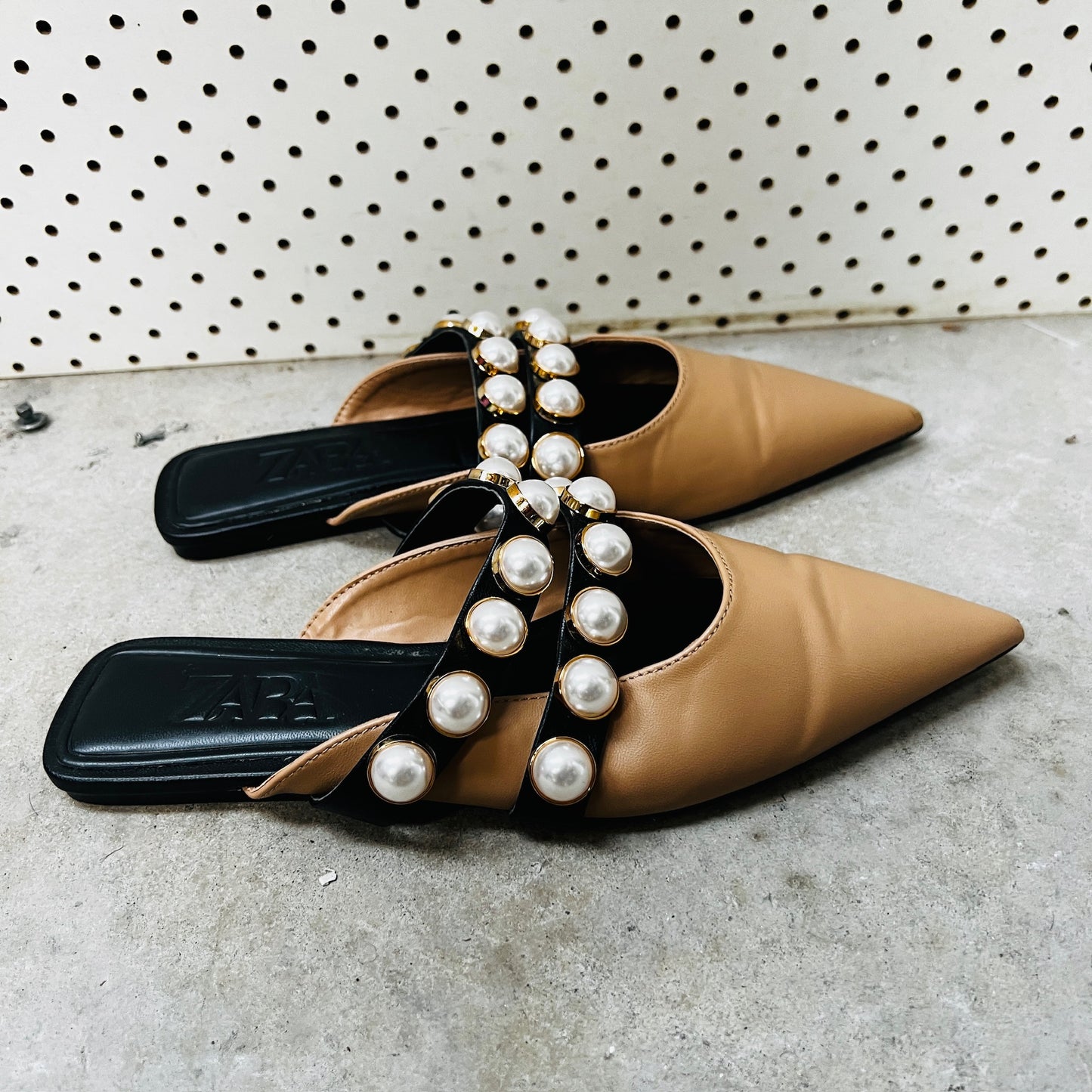 Zara / Pearl Beaded Flat Mules / Natural Tan Black / 37 (3885721489633947248)
