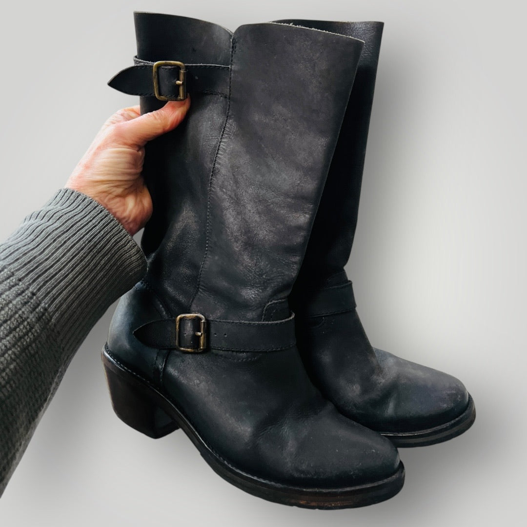 Kathryn Wilson / Black leather bikers boots / 38 (3885721544823943303)