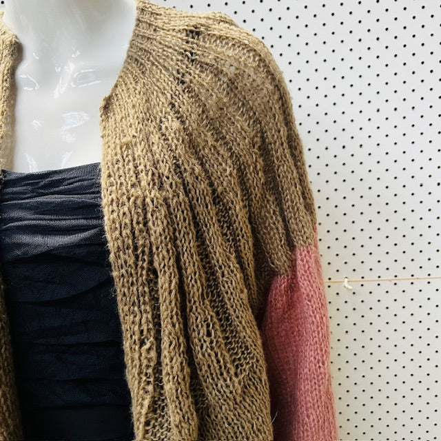 hand knitted / oversized loose stitch soft merino cardigan / s/m (3886319069164945462)