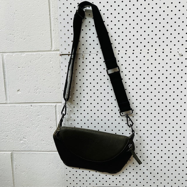 ELK / tavik sling bag / green (3888053472502926191)