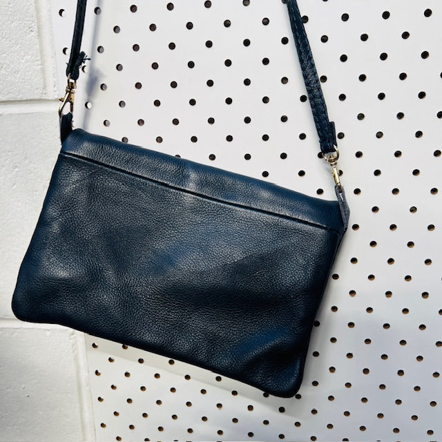 made in italy / genuine leather small cross body bag / deep blue (3888149227793756355)