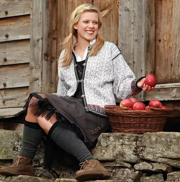 Nordstrikk / traditional norwegian cardigan / wool / M/L (3888307542582919660)