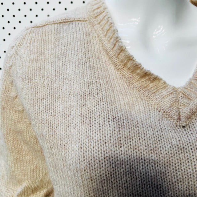 v - neck wool jumper / cream / s/m (3888681776392918012)