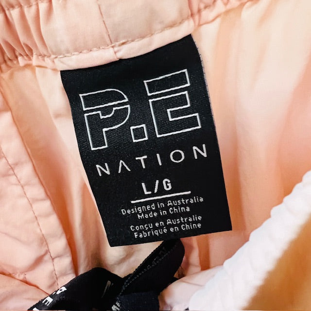 PE NATION / short corner tracksuit pants with front zips / L (3888810915745032082)