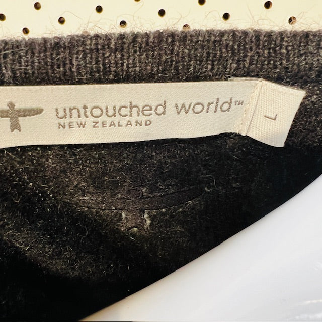 UNTOUCHED WORLD / merino possum v neck jumper / L (3890670195354758572)