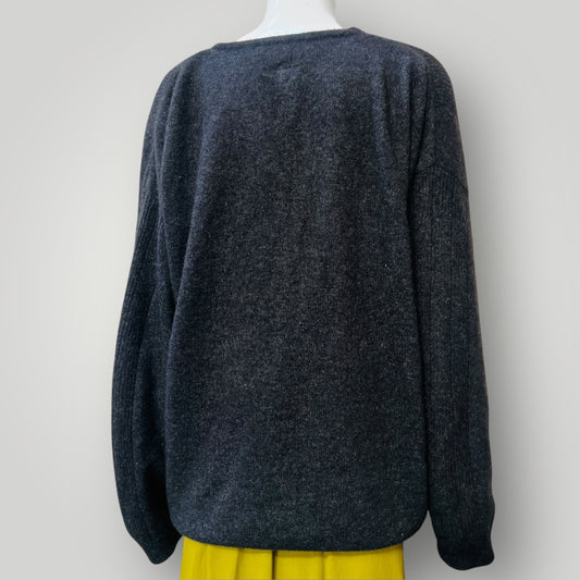 UNTOUCHED WORLD / merino possum v neck jumper / L (3890671539538852341)