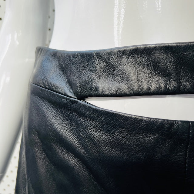 Kaia Gerber x ZARA / leather skirt / s (3892284908724286782)