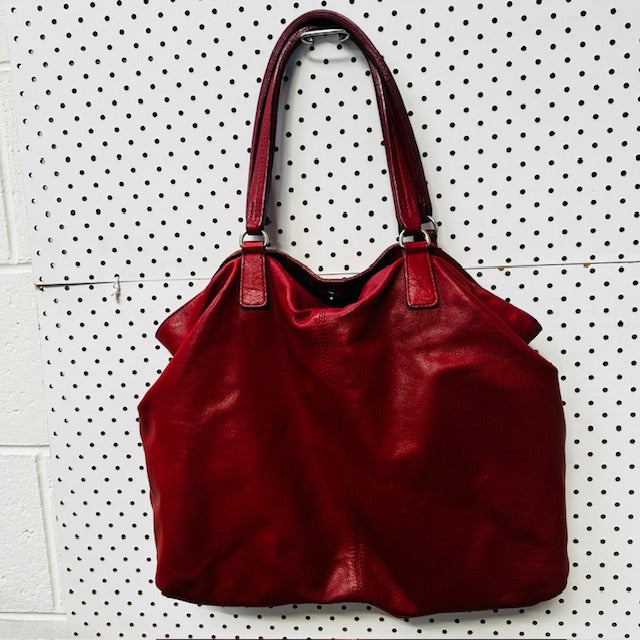 COUNTRY ROAD / red leather shoulder bag (3892381865553536275)