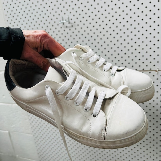 MOOCHI / leather trainers / 38 (3892559118087838992)
