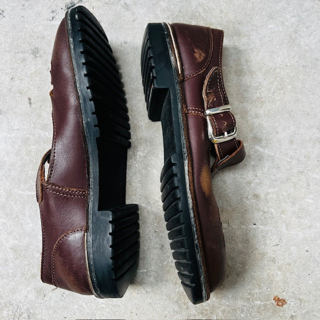 MCKINLEYS / leather t bar sandals / 38/39 / made in nz / $180rrp (3892559282167984382)