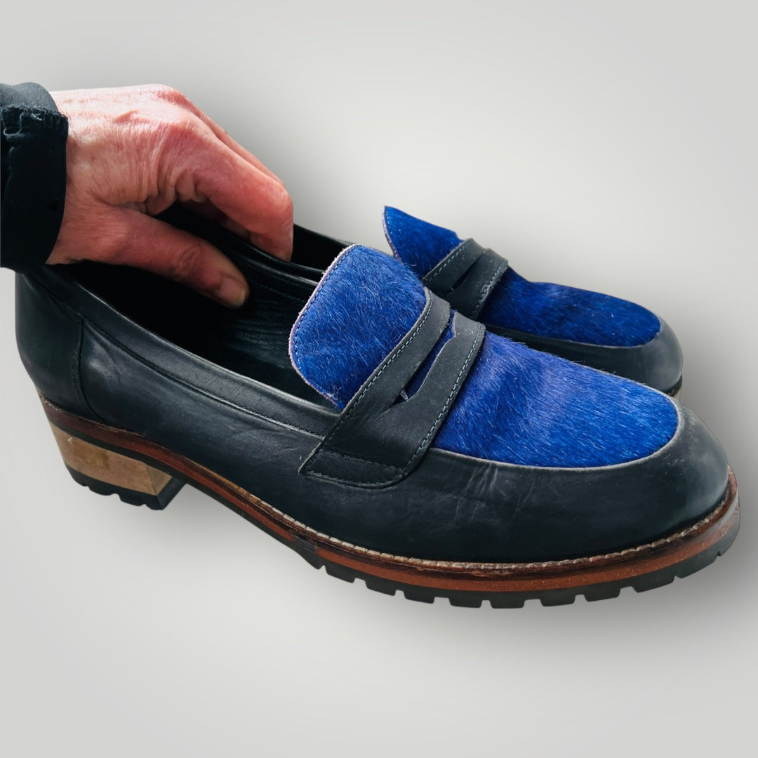 JUNO / loafers with blue horsehair / 39 (3892559801783212772)